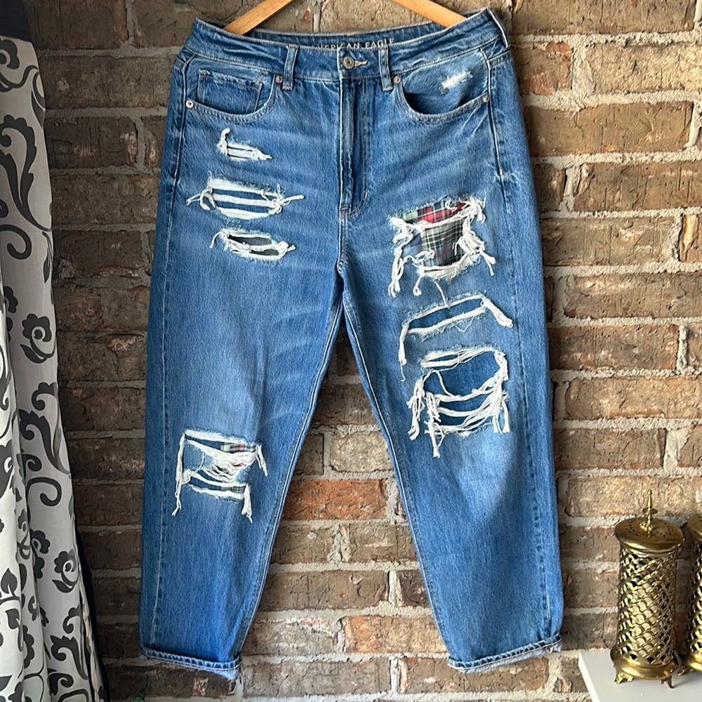 American Eagle Mom Straight Jeans